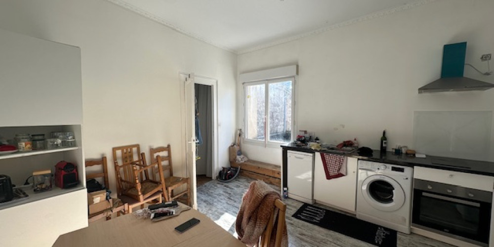 immeuble à PODENSAC (33720)