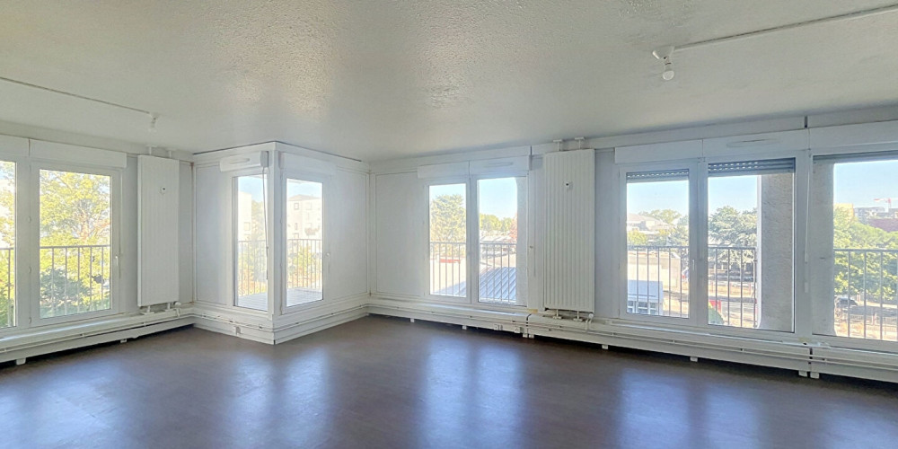 appartement à BORDEAUX (33300)