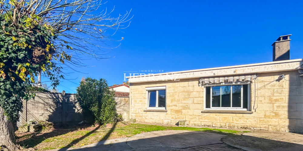 maison à AMBARES ET LAGRAVE (33440)