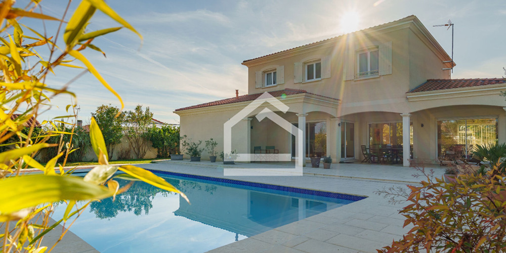 maison à LE TAILLAN MEDOC (33320)