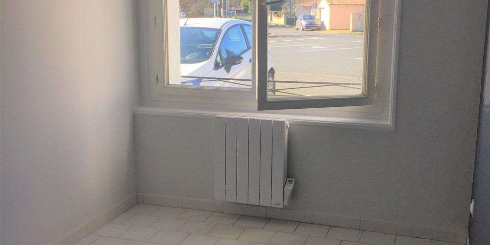 appartement à LES BILLAUX (33500)