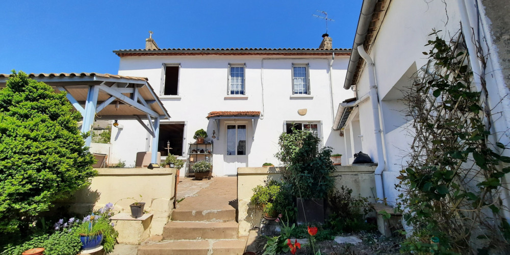 maison à RAUZAN (33420)