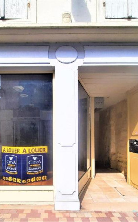 Local commercial  COUTRAS