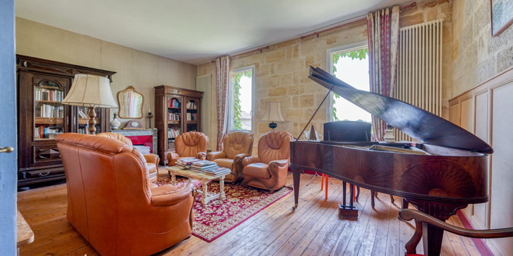 maison à FRONSAC (33126)