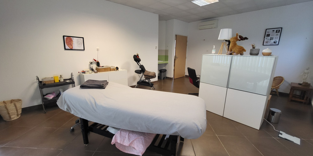 local commercial à ST ANDRE DE CUBZAC (33240)