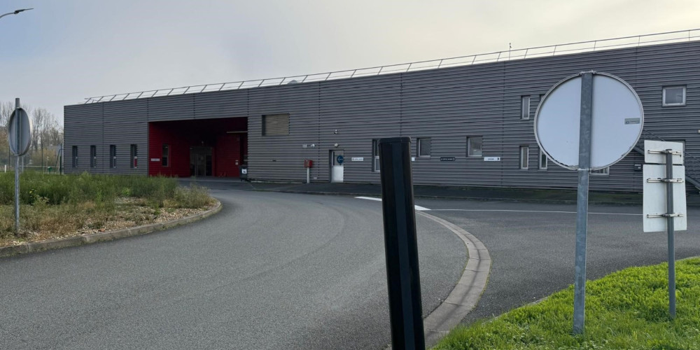 local industriel à BORDEAUX (33100)