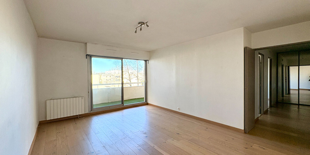 appartement à BORDEAUX (33300)