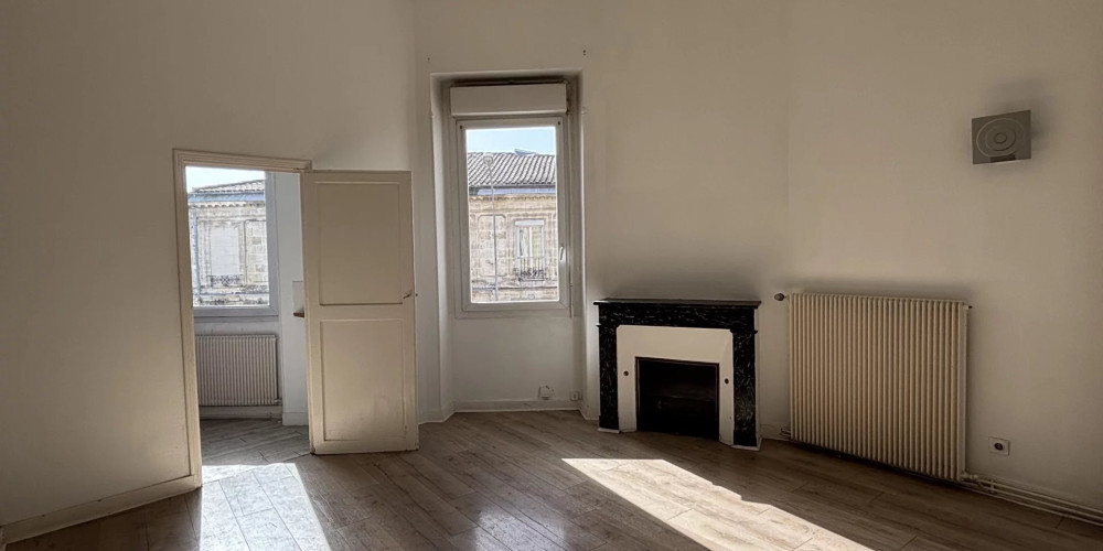 appartement à BORDEAUX (33800)