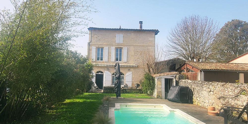 maison à PLASSAC (33390)