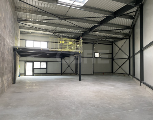 local industriel  BLANQUEFORT