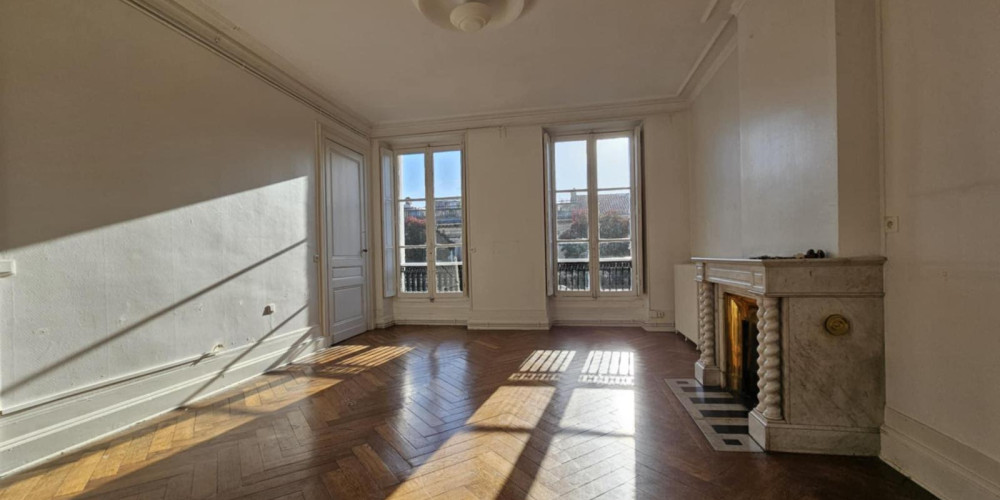 immeuble à BORDEAUX (33000)