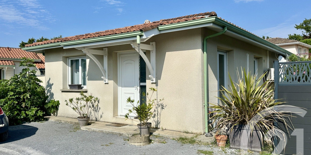 maison à ARES (33740)