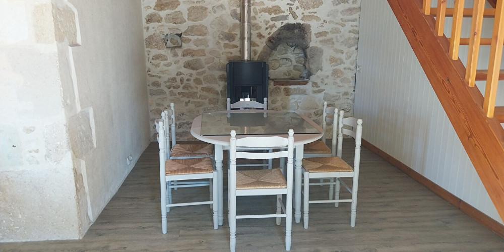 maison à MASSUGAS (33790)