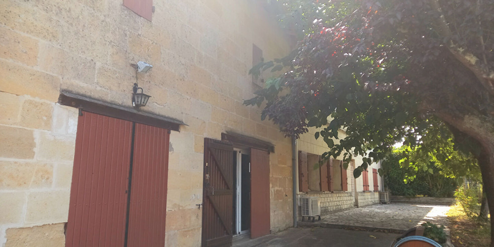 maison à MONTAGNE (33570)