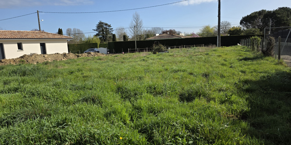 terrain à LATRESNE (33360)