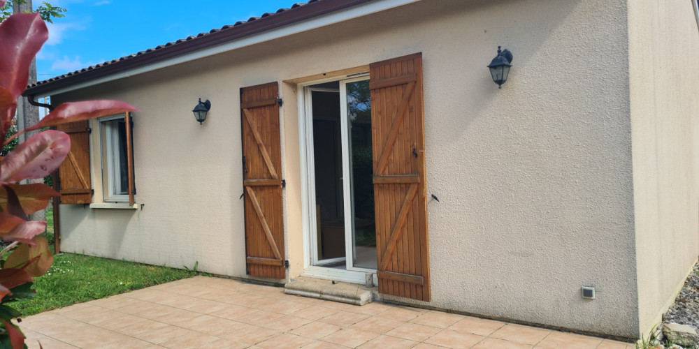 maison à ST SEURIN SUR L ISLE (33660)