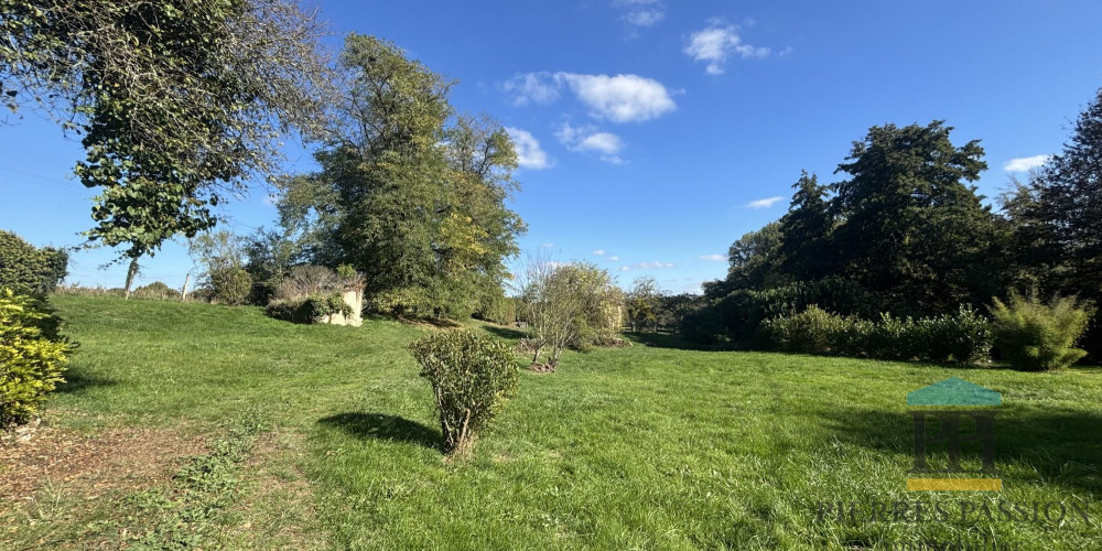 terrain à ROAILLAN (33210)