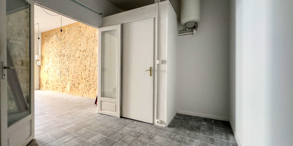 local commercial à BORDEAUX (33000)