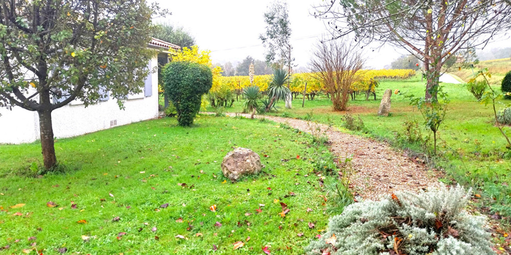 maison à MOULON (33420)