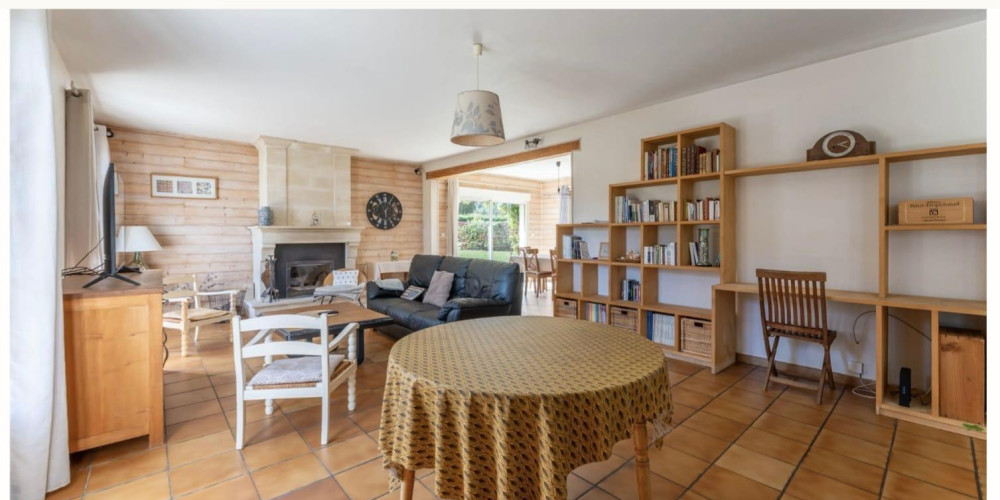 maison à ST MARTIN DU BOIS (33910)