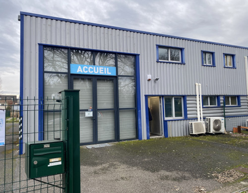 local industriel  BEGLES