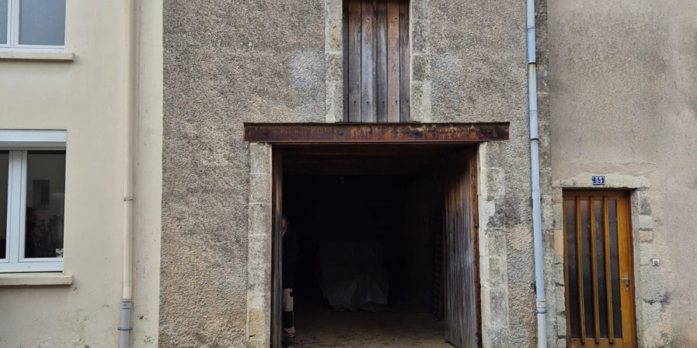 parking à SAUVETERRE DE GUYENNE (33540)
