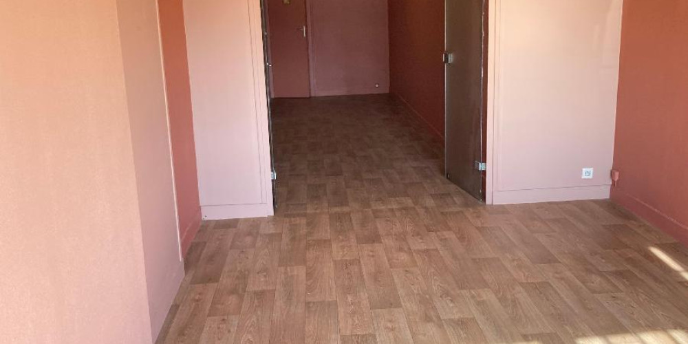 local commercial à BORDEAUX (33000)