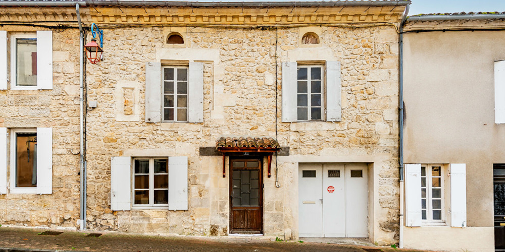 maison à RAUZAN (33420)
