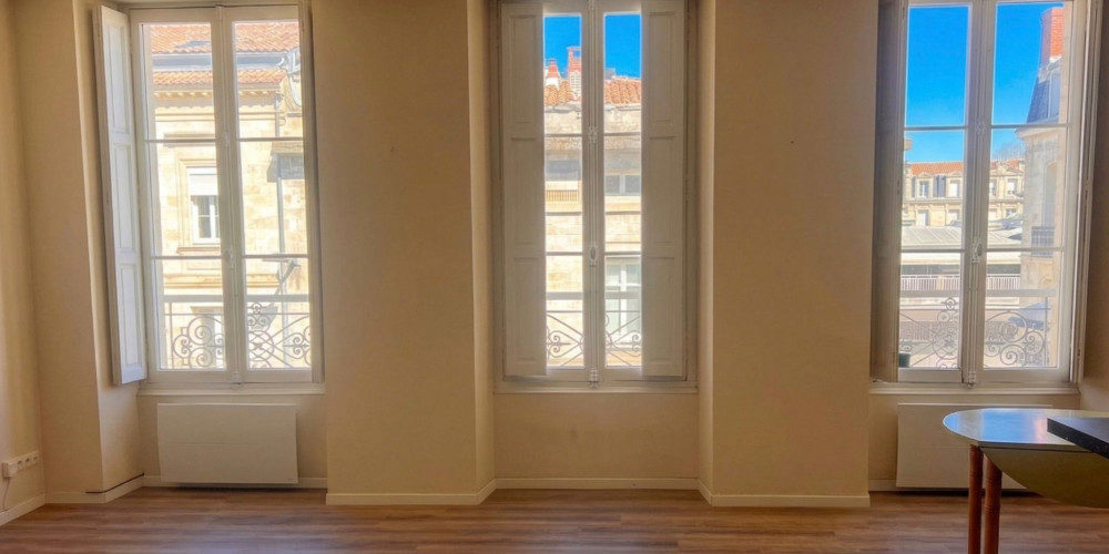 appartement à BORDEAUX (33800)