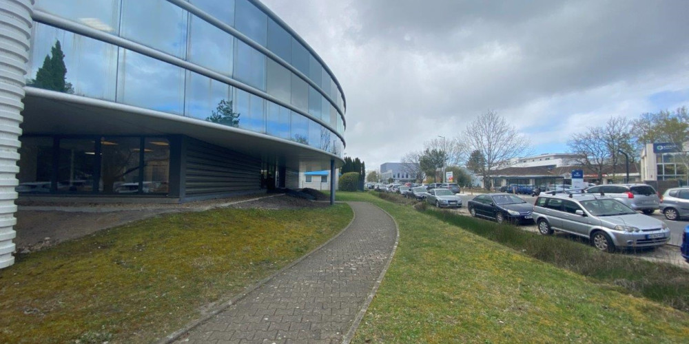 local industriel à MERIGNAC (33700)