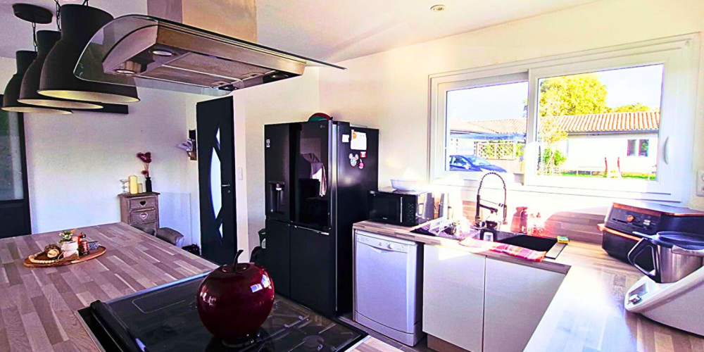 maison à CAVIGNAC (33620)