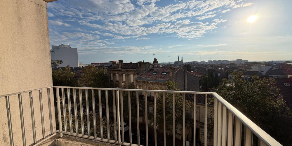 appartement à BORDEAUX (33800)