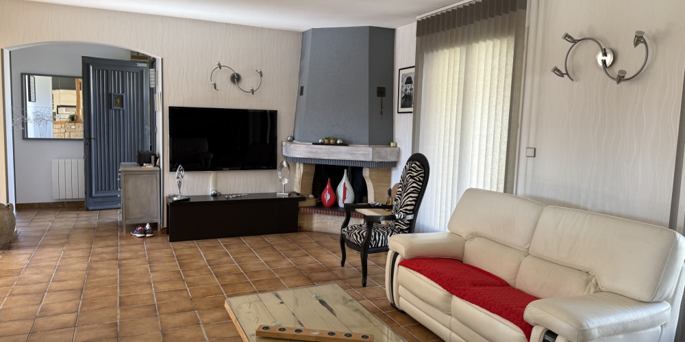 maison à AMBARES ET LAGRAVE (33440)