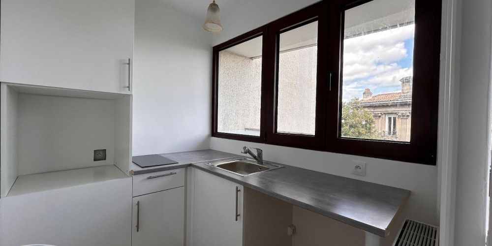 appartement à BORDEAUX (33800)