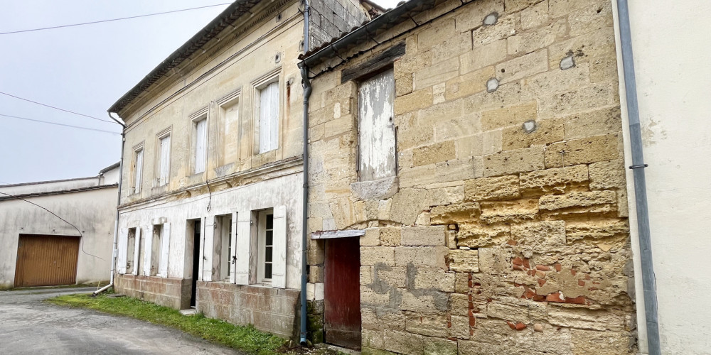 maison à MONTAGNE (33570)