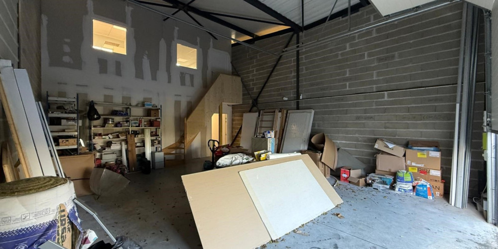 local industriel à BASSENS (33530)