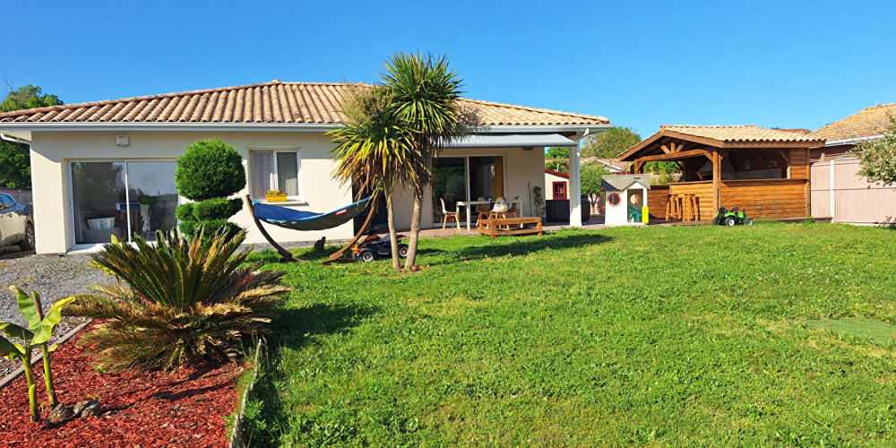maison à SALLES (33770)