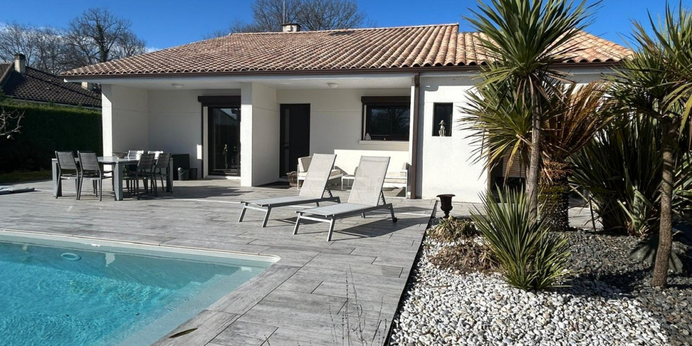 maison à ST JEAN D ILLAC (33127)