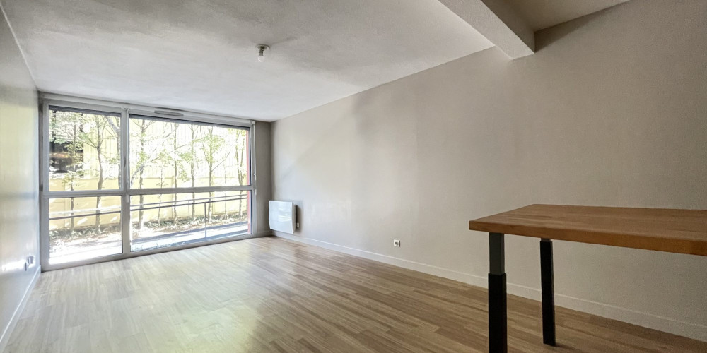 appartement à BORDEAUX (33300)