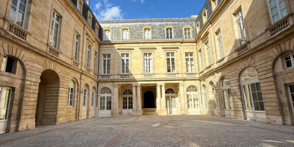 parking à BORDEAUX (33000)