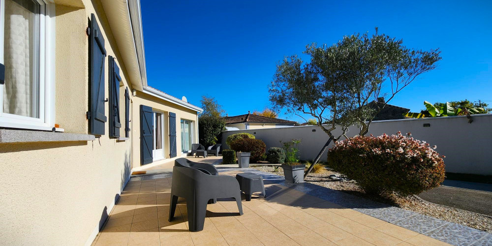 maison à CAVIGNAC (33620)