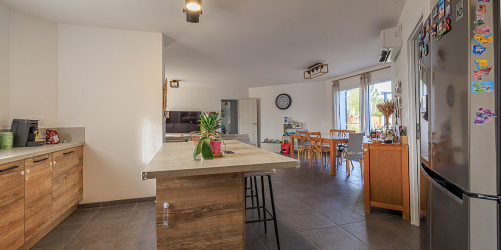 maison à ST SEURIN SUR L ISLE (33660)