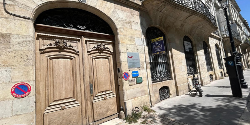 local commercial à BORDEAUX (33000)