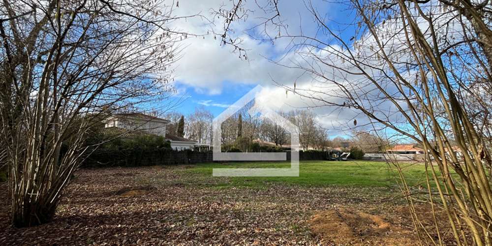 terrain à MARTIGNAS SUR JALLE (33127)