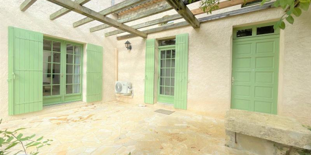 maison à GENSAC (33890)