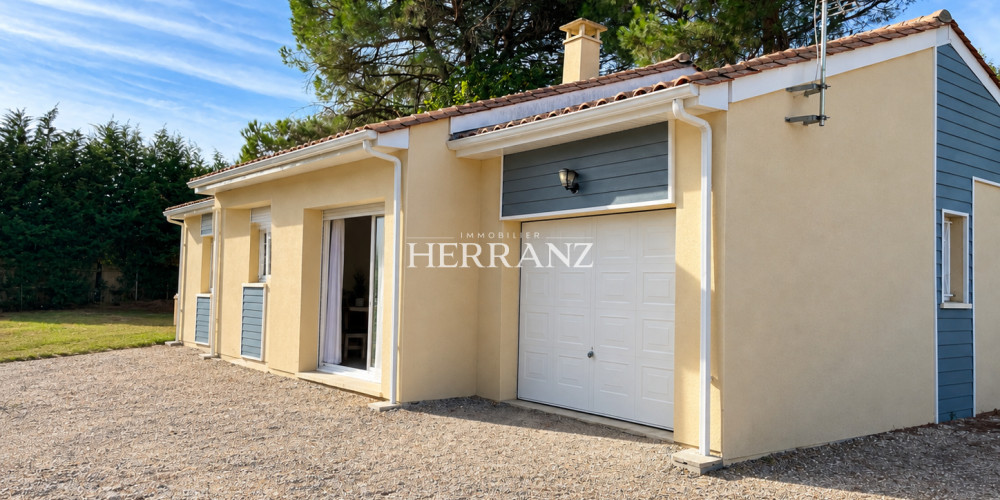 maison à LES PEINTURES (33230)