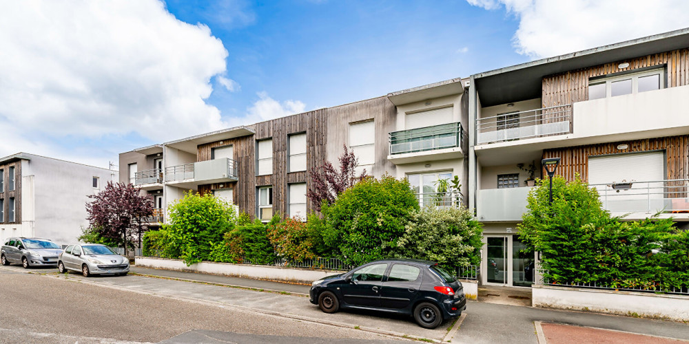 appartement à ST JEAN D ILLAC (33127)