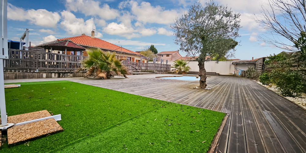 maison à BASSENS (33530)