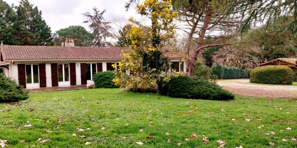 maison à PUJOLS (33350)