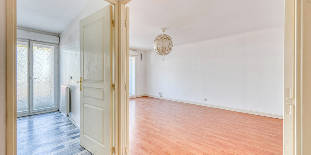 appartement à BORDEAUX (33300)